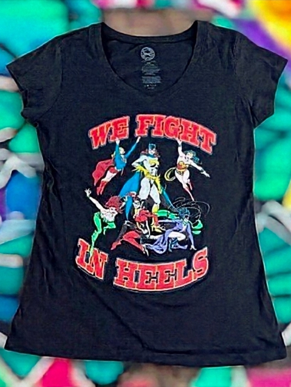 DC Comics WE FIGHT IN HEELS Black V-neck Cap Sleeve Graphic T.  Sz. XL